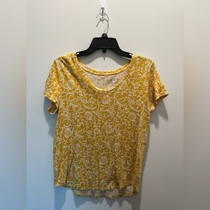 yellow and white Ann Taylor LOFT patterned t-shirt